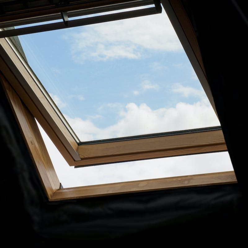 daklicht, dakserre, dakvenster, inzetten, lichtkoepel, lichtstraat, velux, vergroten, vernieuwen, verplaatsen, zolderlicht, zolderraam