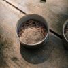 cassavewormen, krekels, madenkwekerij, meelwormen, sprinkhanen, vliegende insecten