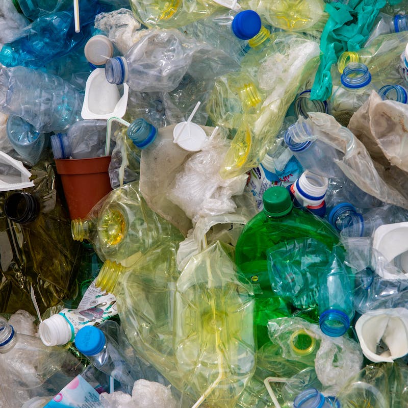 autobanden, autobandrecycling, bandenrecycling, hergebruiken, plasticafval, plasticrecycling, plastics, recyclen, rubbergranulaat