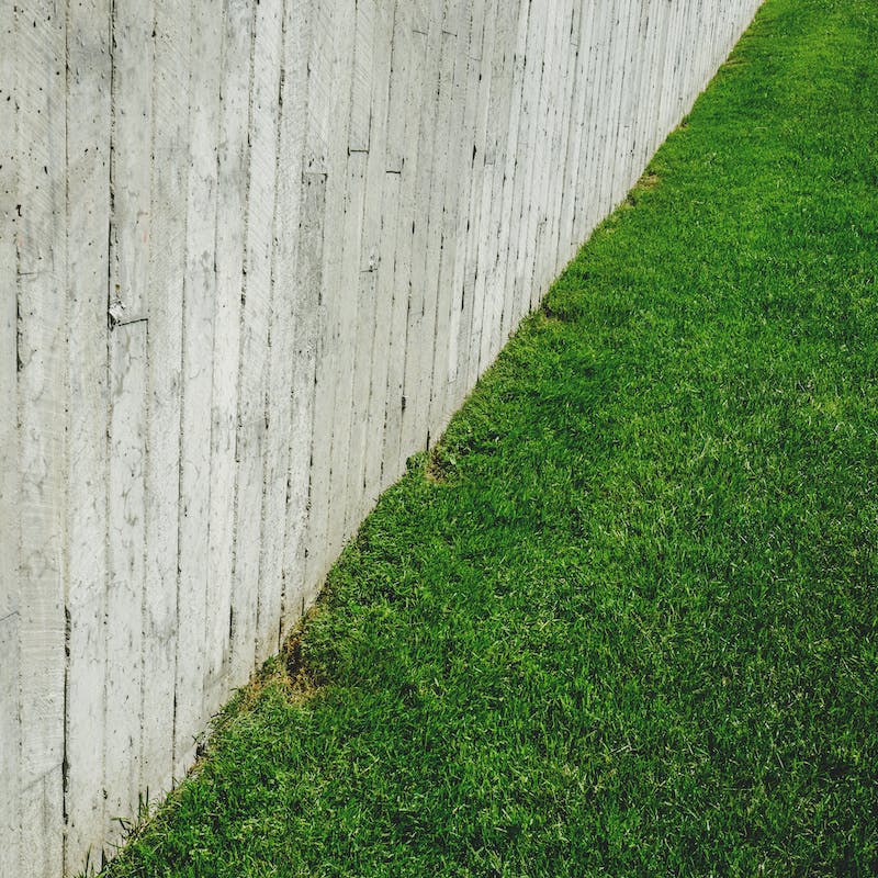 afrastering, afscheiding, erfafscheiding, hek, omheining, omtuining, perceelscheiding, raster, schapenhek, schutting, terreinafscheiding, tuinafscheiding, tuinmuur, veekering, veranderen, verhogen, verlagen