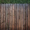 afrastering, afscheiding, amoveren, erfafscheiding, hek, omheining, omtuining, perceelscheiding, raster, schapenhek, schutting, terreinafscheiding, tuinafscheiding, tuinmuur, veekering